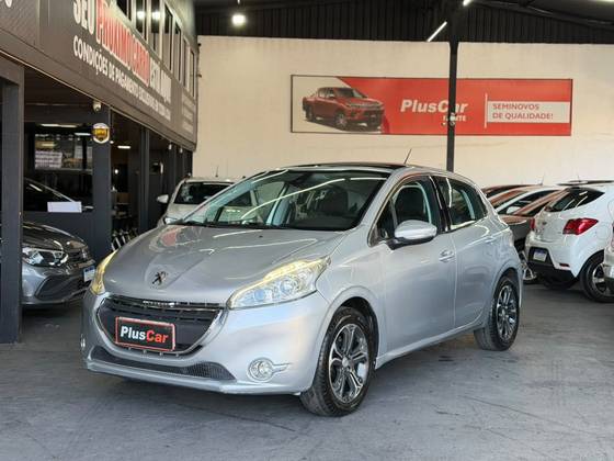 PEUGEOT 208 1.6 GRIFFE 16V FLEX 4P AUTOMÁTICO PEUGEOT 208 1.6 GRIFFE 16V FLEX 4P AUTOMÁTICO